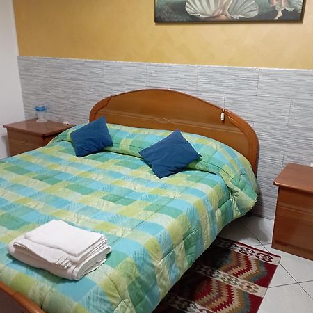 B&B I Tre Ulivi Morro d'Oro Екстер'єр фото