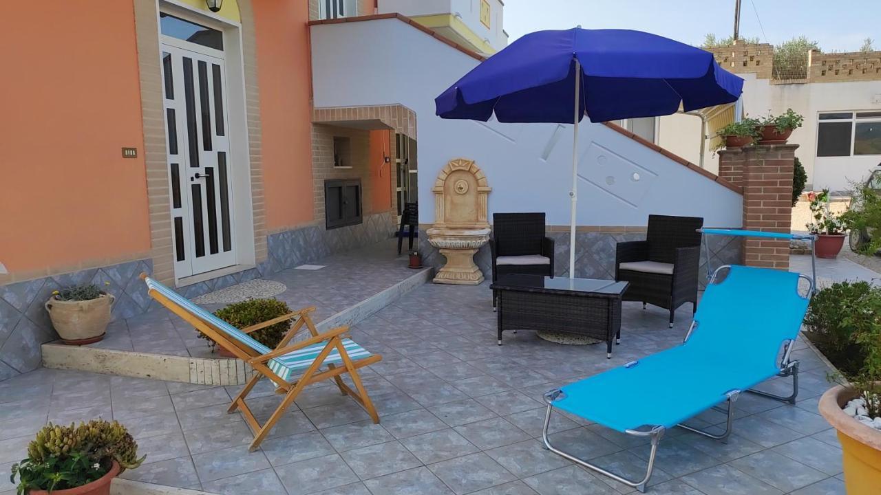 B&B I Tre Ulivi Morro d'Oro Екстер'єр фото