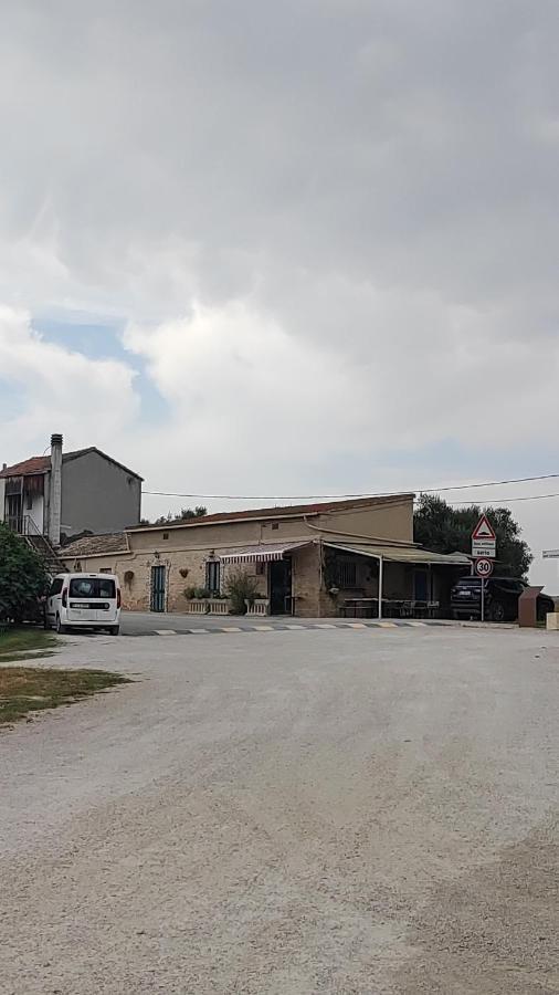 B&B I Tre Ulivi Morro d'Oro Екстер'єр фото